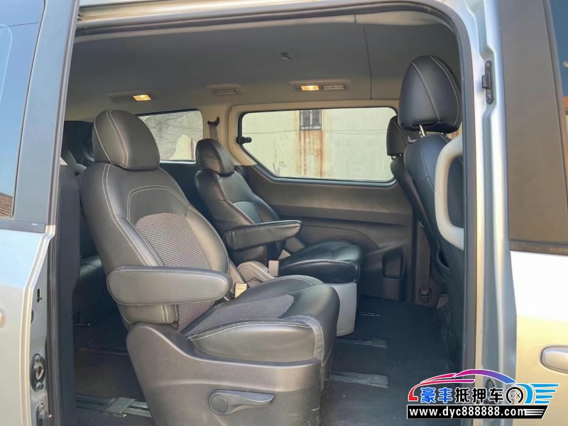 18年上汽大通G10轿车抵押车出售