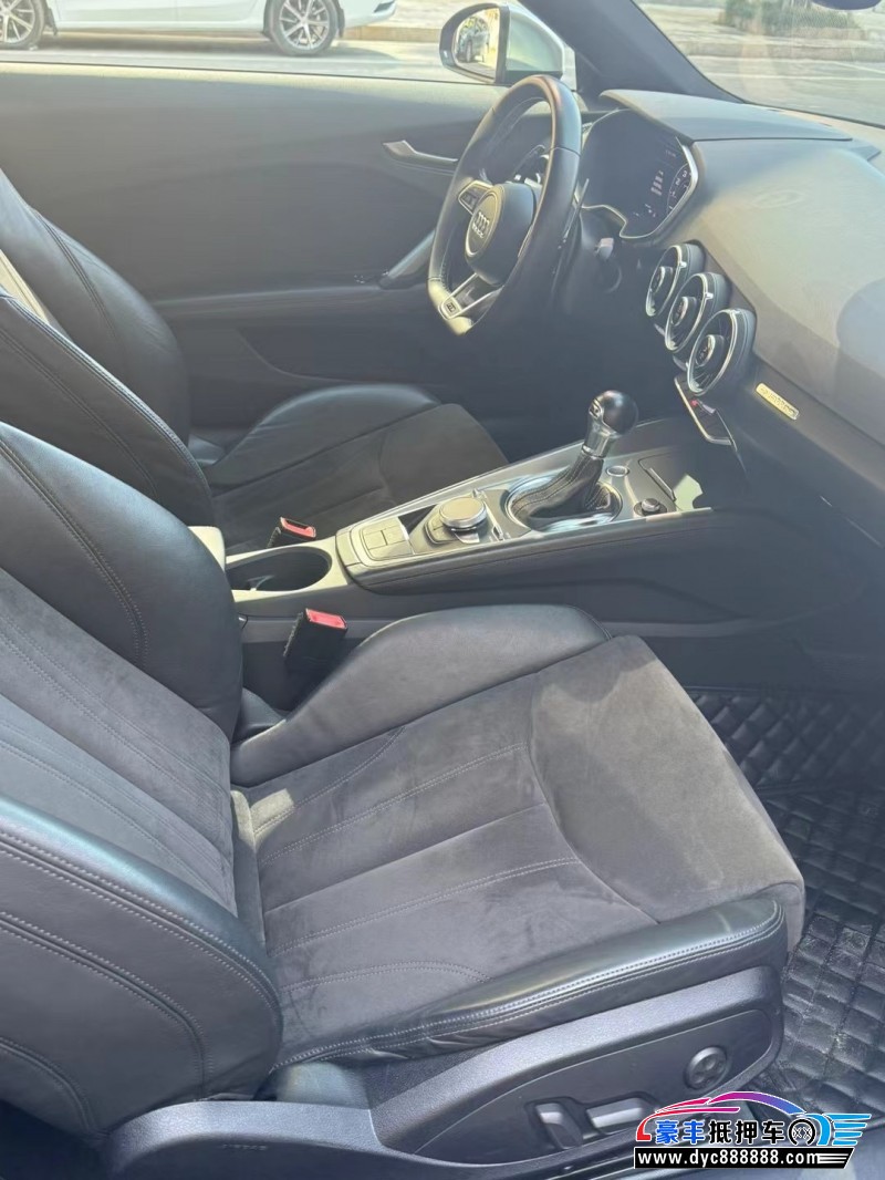 18年奥迪TT轿车抵押车出售