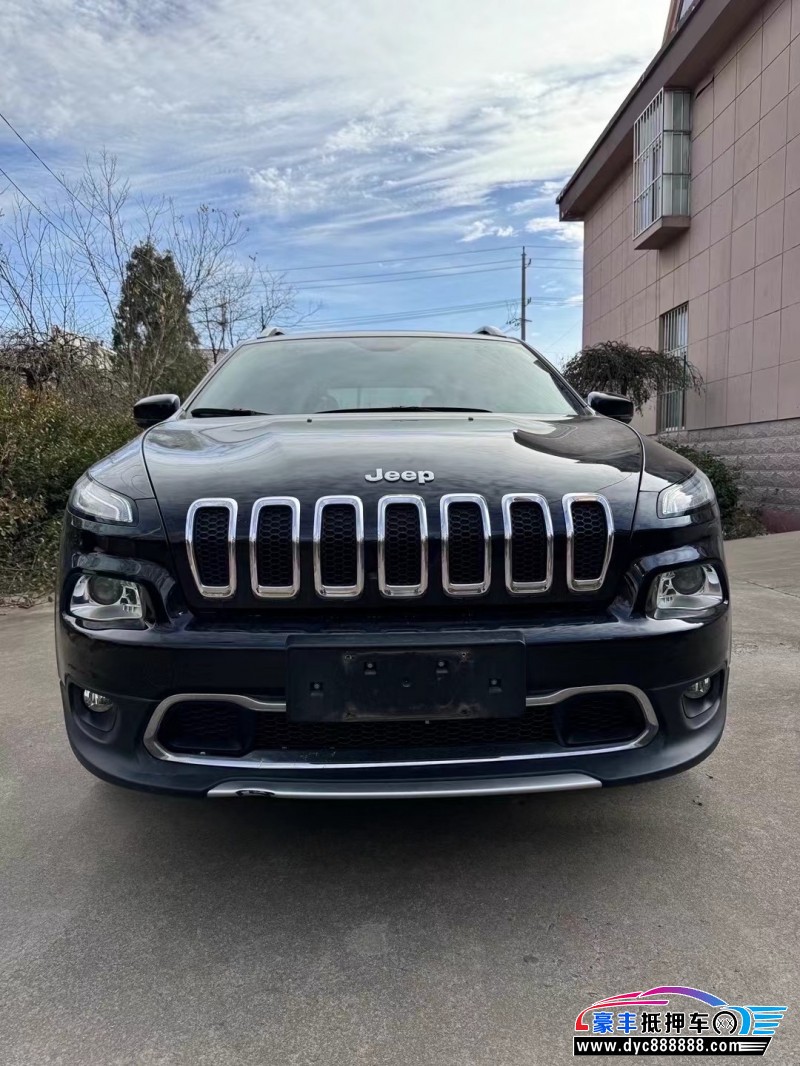 18年Jeep自由光轿车抵押车出售