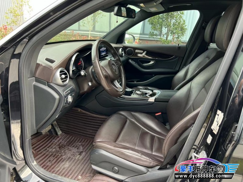18年奔驰GLC轿车抵押车出售