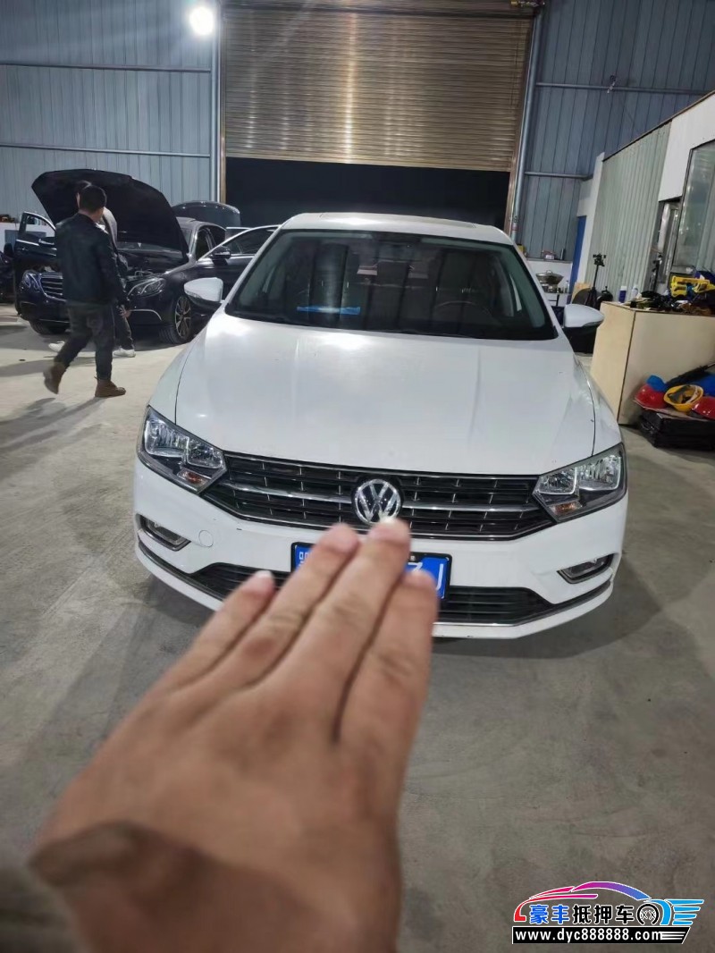 17年大众宝来轿车抵押车出售