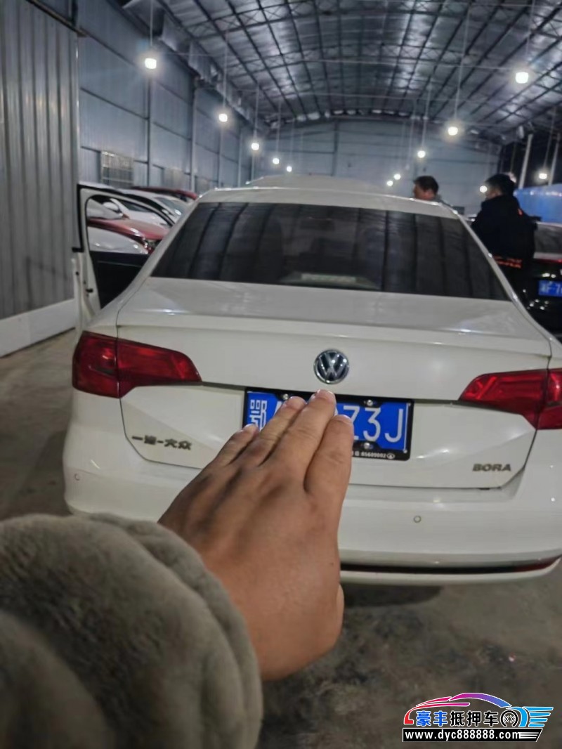 17年大众宝来轿车抵押车出售