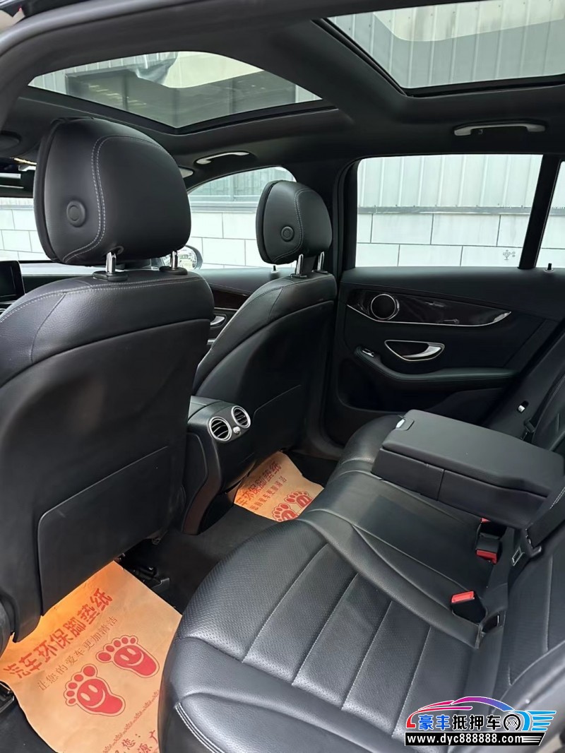 17年奔驰GLC轿车抵押车出售