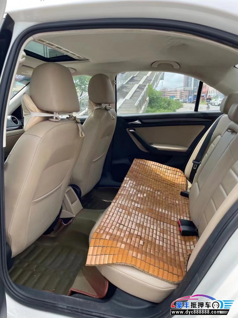 14年大众捷达轿车抵押车出售