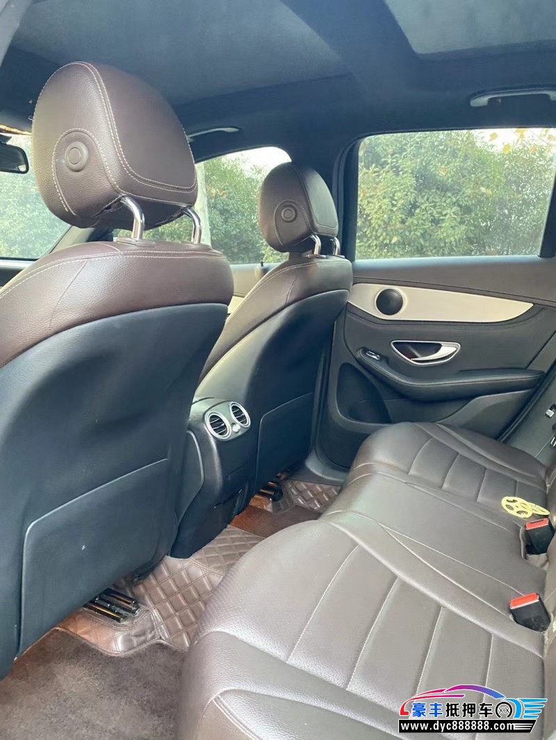 17年奔驰GLC轿车抵押车出售