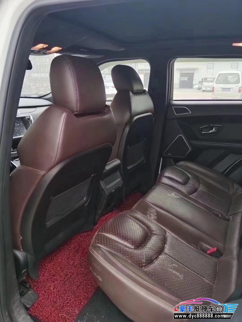 15年陆风X7轿车抵押车出售