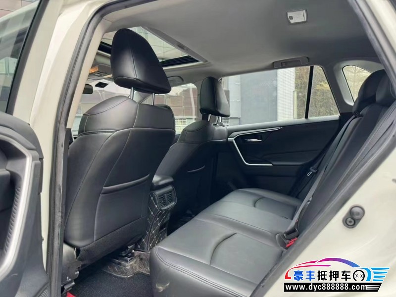 20年丰田RAV4荣放轿车抵押车出售