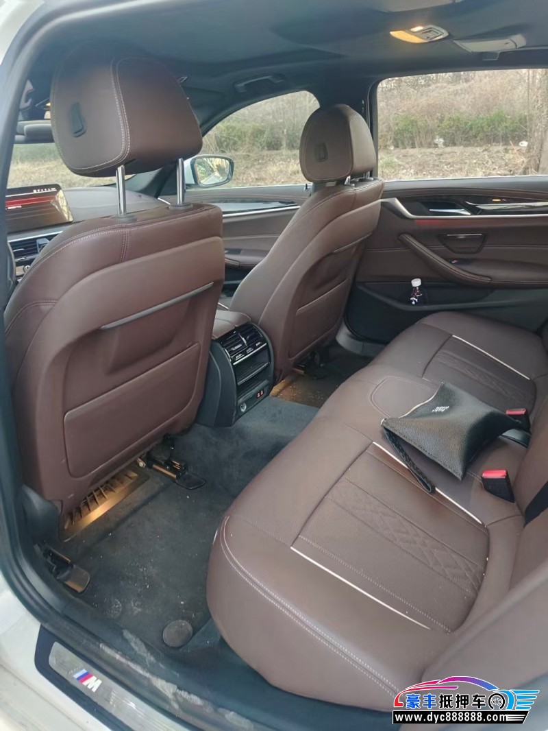 22年宝马5系轿车抵押车出售