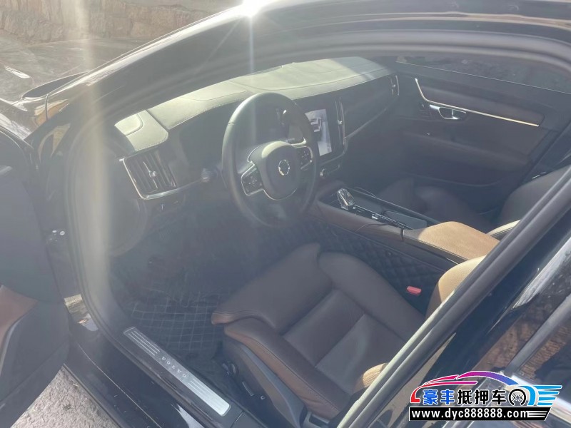 22年沃尔沃S90轿车抵押车出售