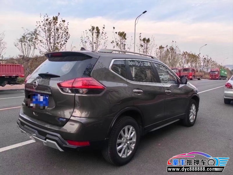 17年日产奇骏SUV抵押车出售