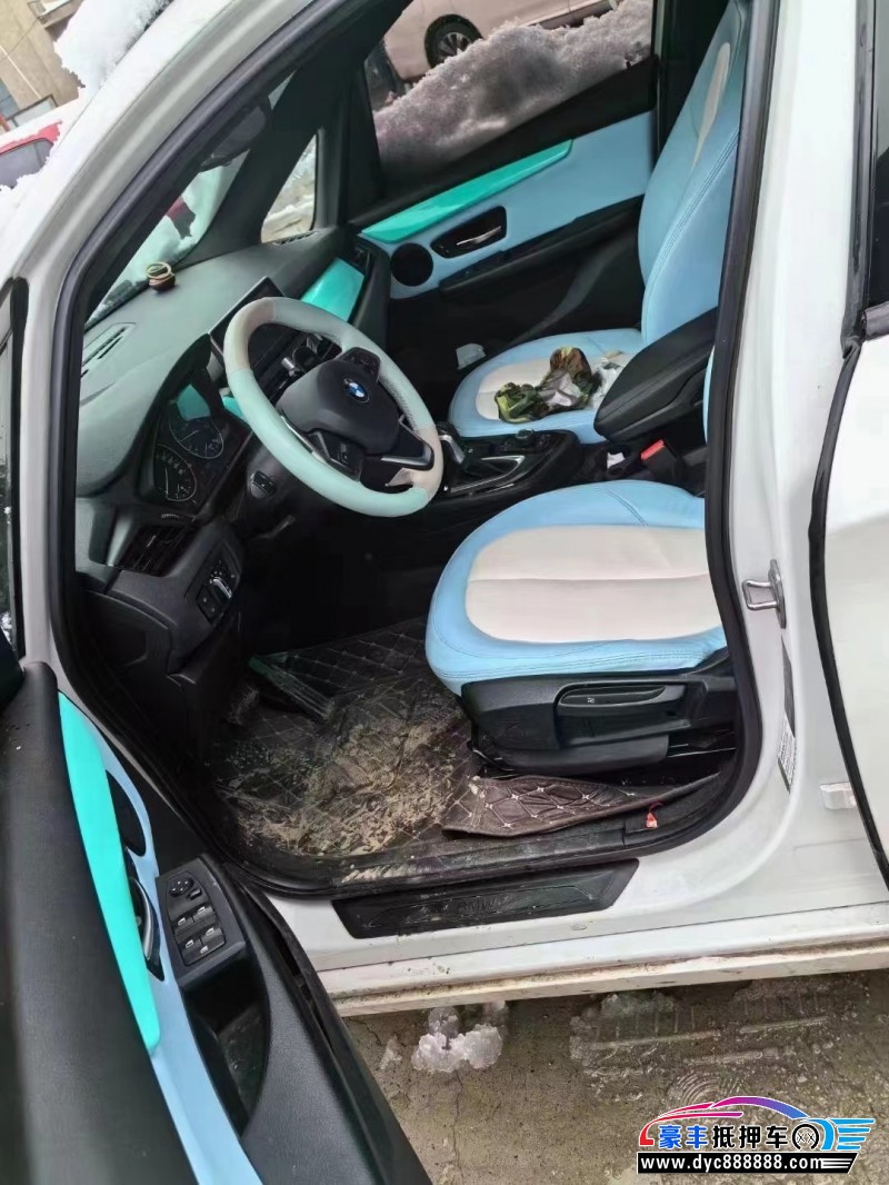 16年宝马2系轿车抵押车出售