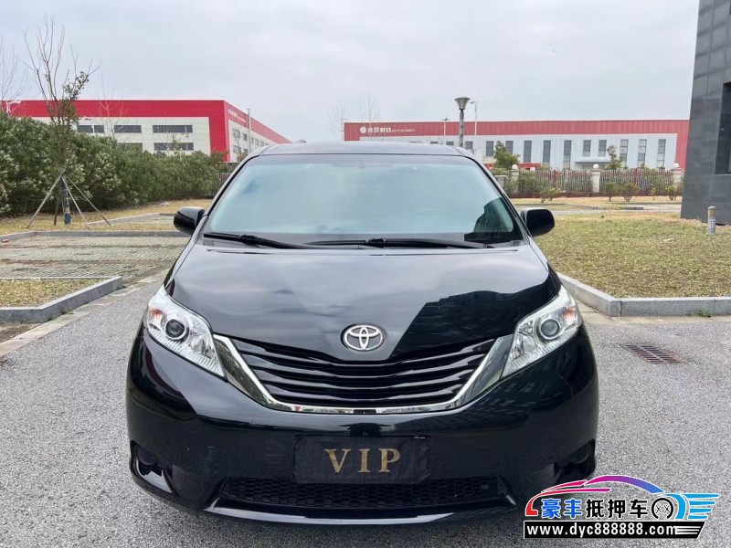 16年丰田塞纳轿车抵押车出售