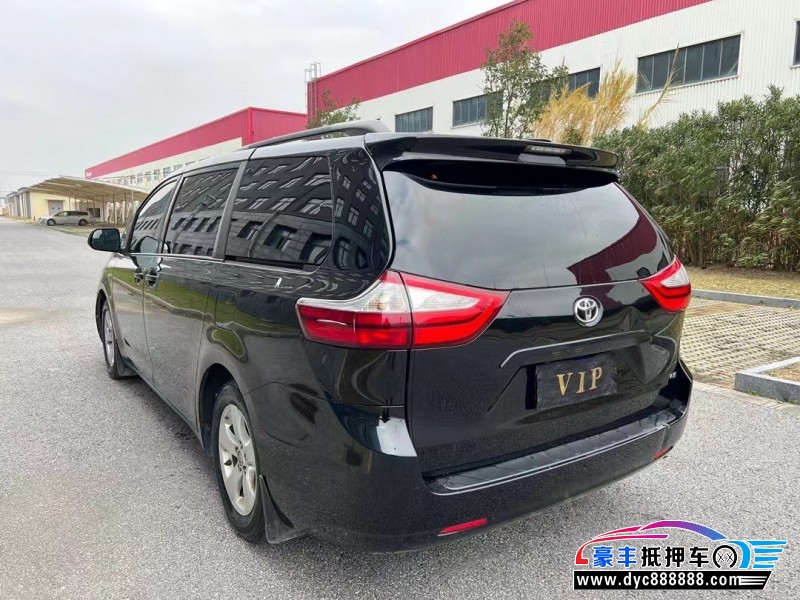 16年丰田塞纳轿车抵押车出售