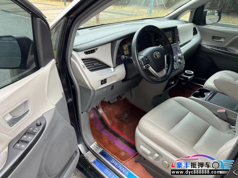 16年丰田塞纳轿车抵押车出售