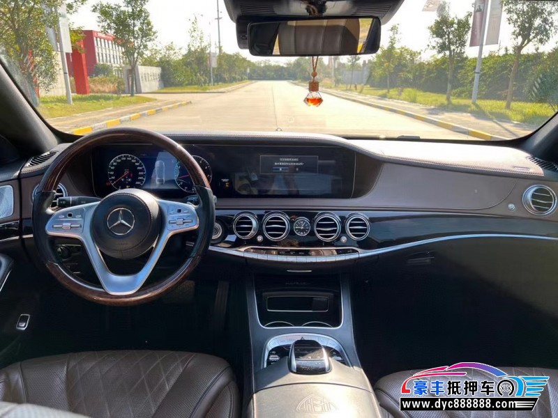 18年奔驰迈巴赫S级轿车抵押车出售