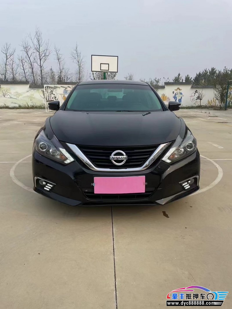 17年日产天籁轿车抵押车出售