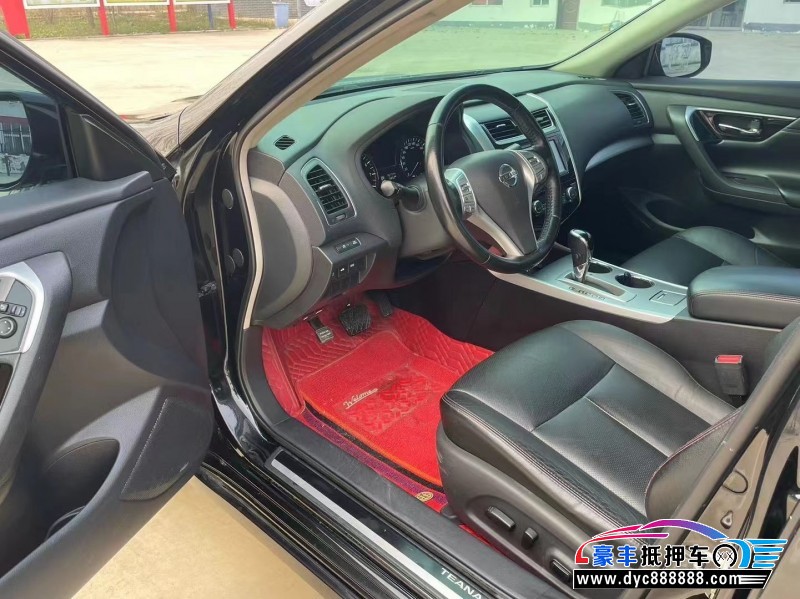 17年日产天籁轿车抵押车出售