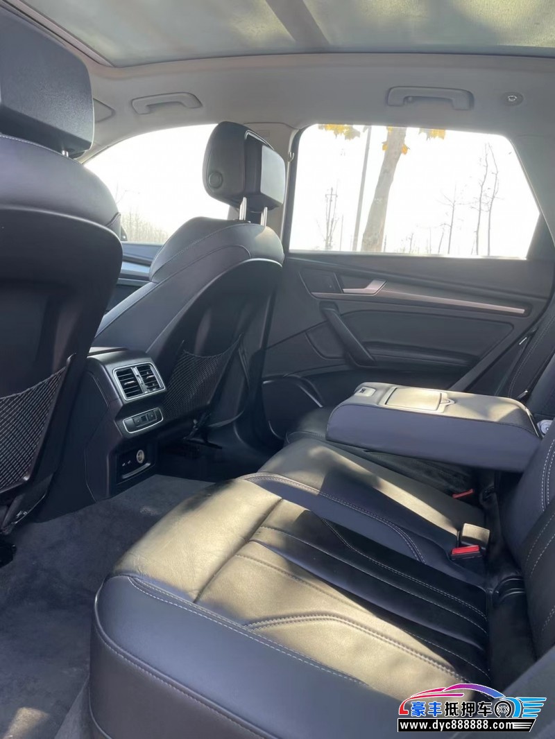 21年奥迪Q5轿车抵押车出售