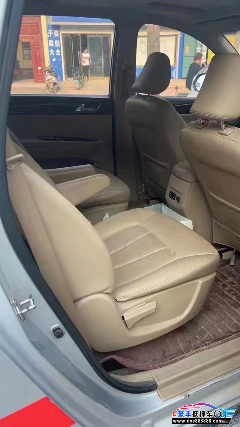 16年宝骏730SUV抵押车出售