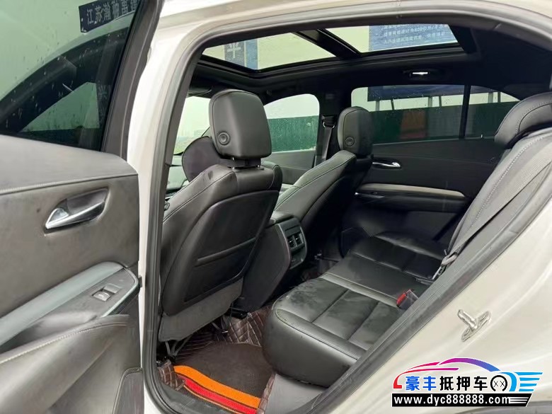 18年凯迪拉克XT4轿车抵押车出售