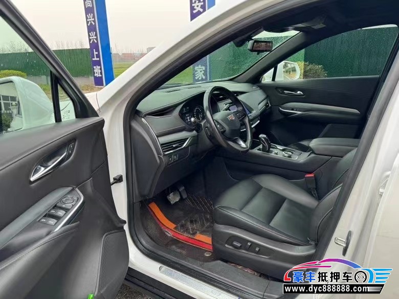 18年凯迪拉克XT4轿车抵押车出售