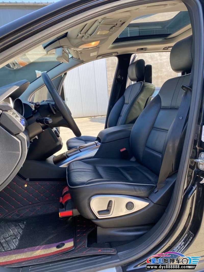 14年奔驰R轿车抵押车出售