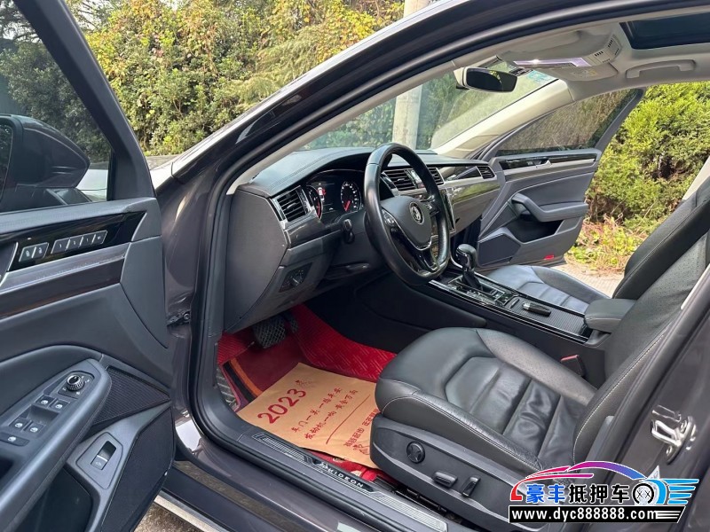 18年大众辉昂轿车抵押车出售