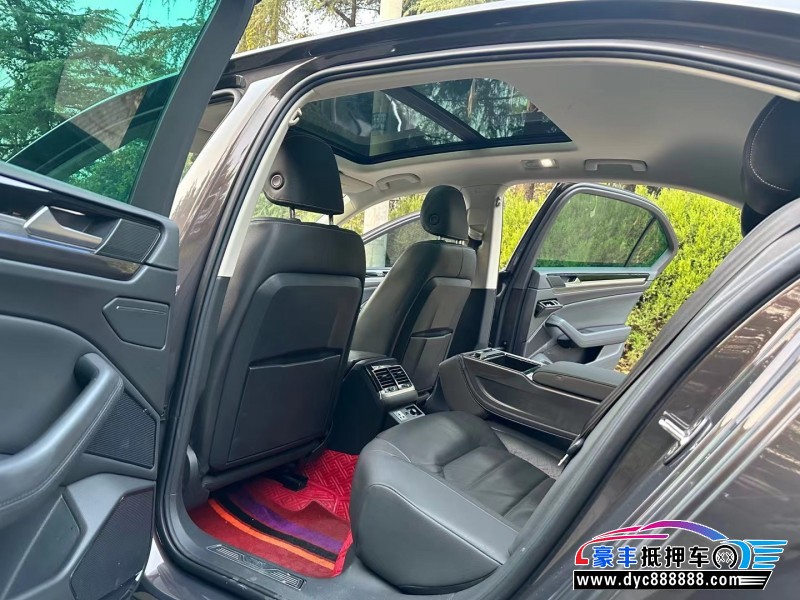 18年大众辉昂轿车抵押车出售