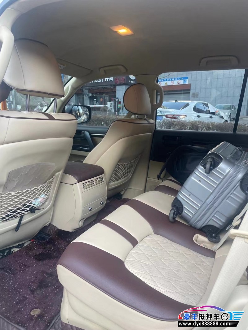 16年丰田兰德酷路泽轿车抵押车出售