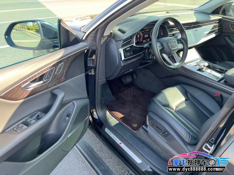 23年奥迪Q8轿车抵押车出售
