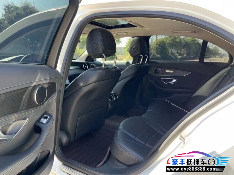 17年奔驰C轿车抵押车出售