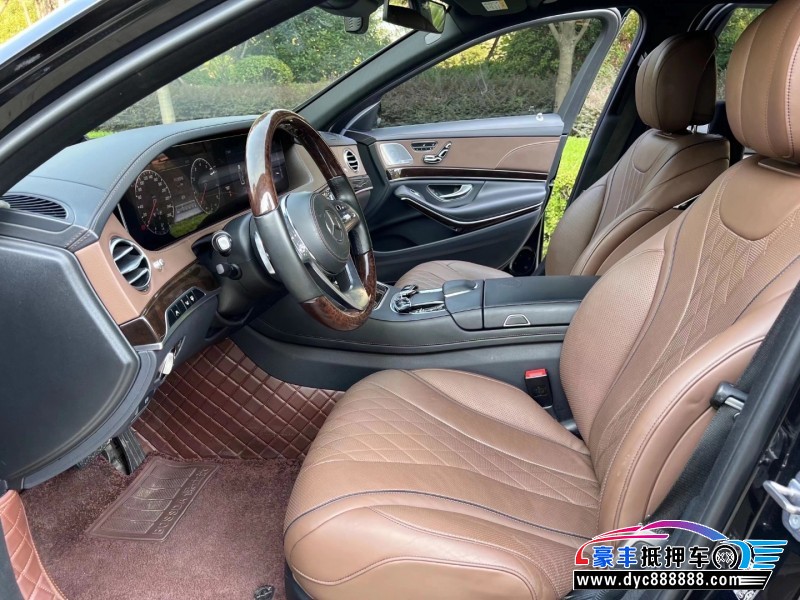 18年奔驰迈巴赫S级轿车抵押车出售