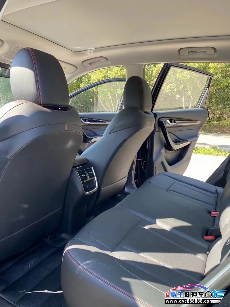 22年东风风神AX7轿车抵押车出售