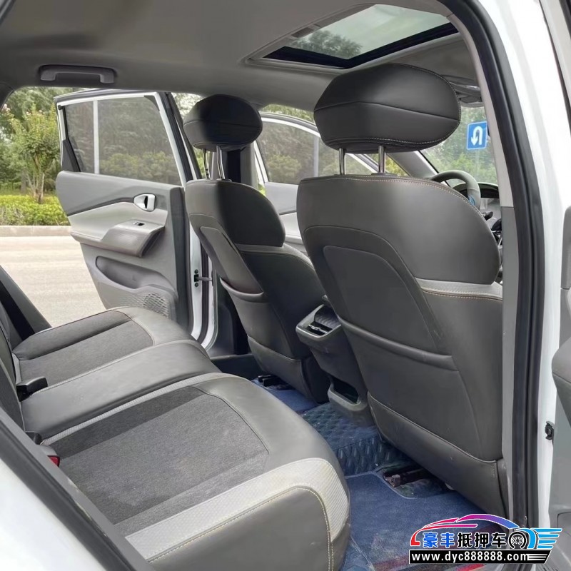 21年宝骏RC5轿车抵押车出售