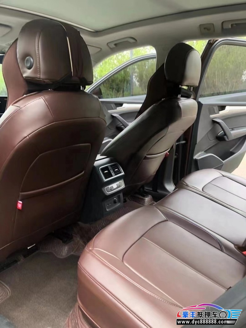 19年奥迪Q5轿车抵押车出售