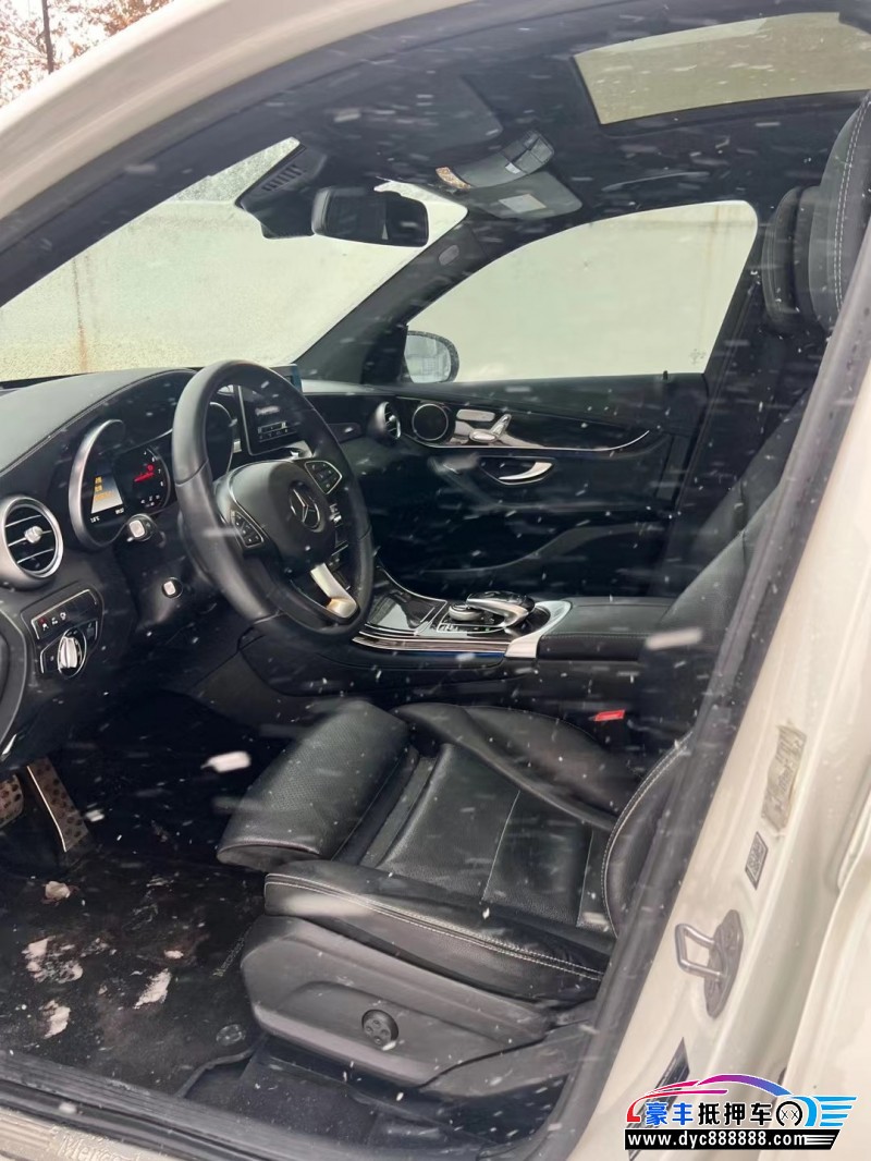 17年奔驰GLC轿车抵押车出售