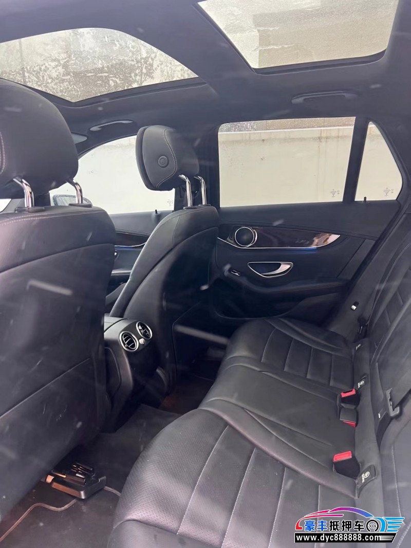 17年奔驰GLC轿车抵押车出售