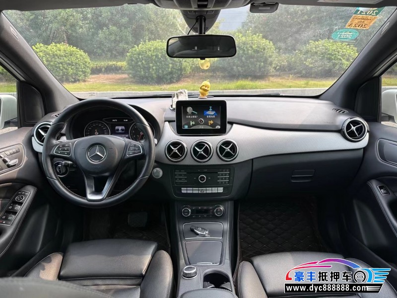 17年奔驰B轿车抵押车出售