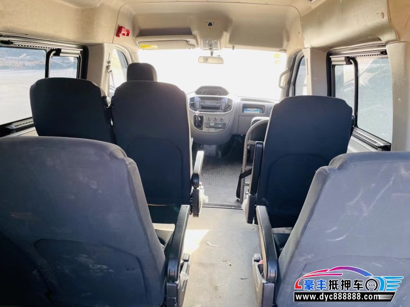 21年上汽大通V80轿车抵押车出售