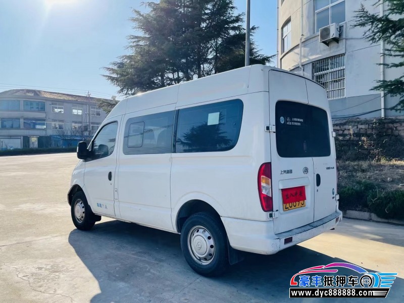 21年上汽大通V80轿车抵押车出售