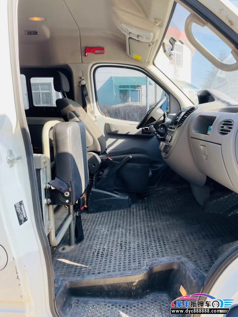 21年上汽大通V80轿车抵押车出售