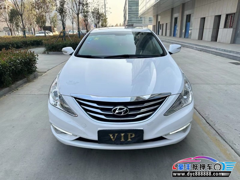 17年现代索纳塔轿车抵押车出售