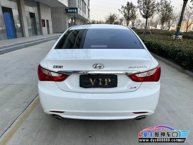 17年现代索纳塔轿车抵押车出售