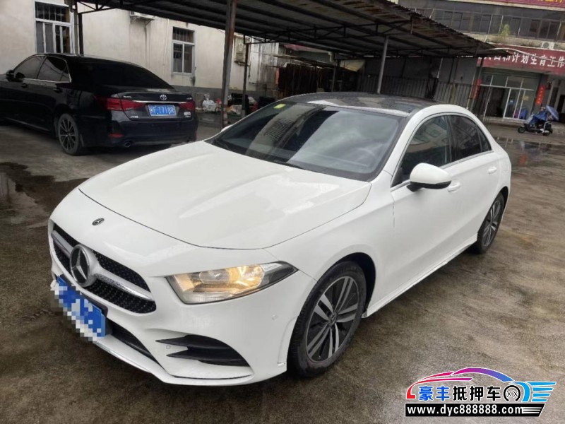 19年奔驰A轿车抵押车出售