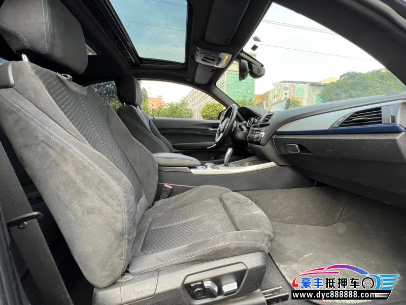 16年宝马2系轿车抵押车出售