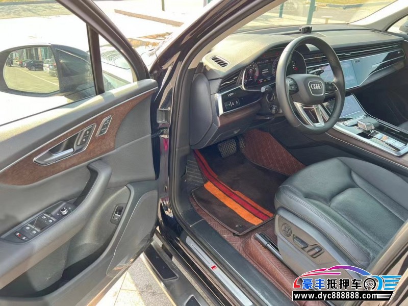 21年奥迪Q7轿车抵押车出售