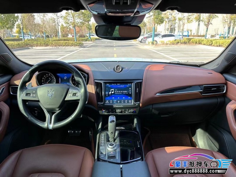 20年玛莎拉蒂莱万特轿车抵押车出售