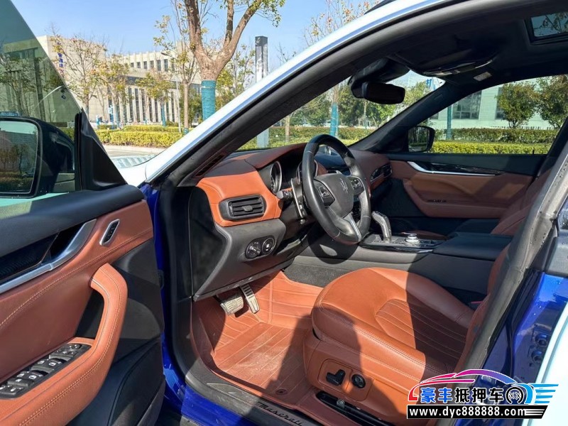 20年玛莎拉蒂莱万特轿车抵押车出售