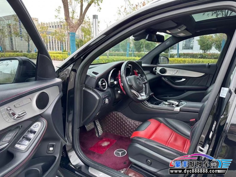 19年奔驰GLC轿车抵押车出售