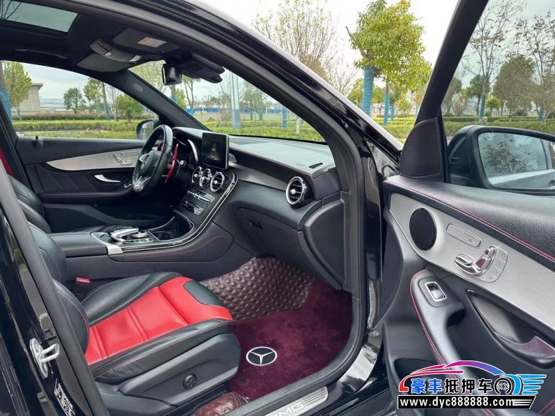 19年奔驰GLC轿车抵押车出售